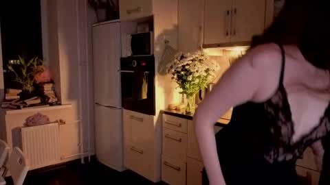 Lucia online show from October 25, 2025, 7:30 pm