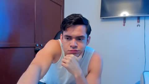 Lucian Gomez online show from October 7, 2025, 6:49 pm