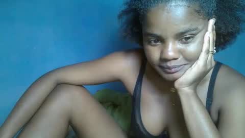 Snapshot of luciana012 chatting on September 24, 2025, 5:38 pm luciana012 online show from September 24, 2025, 5:38 pm
