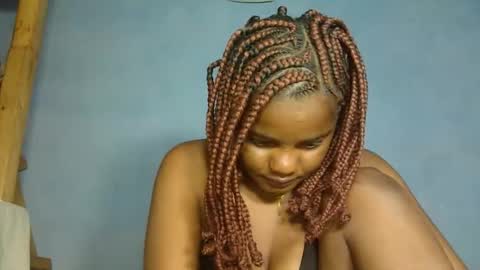 Snapshot of luciana012 chatting on September 30, 2025, 7:02 am luciana012 online show from September 30, 2025, 7:02 am