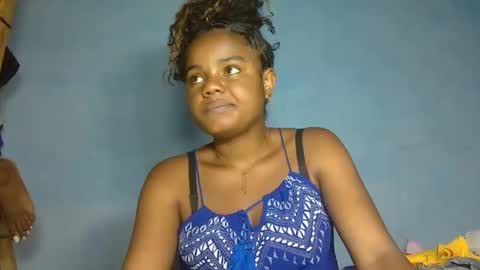 Snapshot of luciana012 chatting on October 8, 2025, 12:03 pm luciana012 online show from October 8, 2025, 12:03 pm