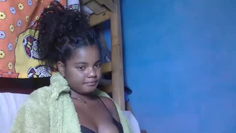 Snapshot of luciana012 chatting on October 18, 2025, 7:03 pm luciana012 online show from October 18, 2025, 7:03 pm