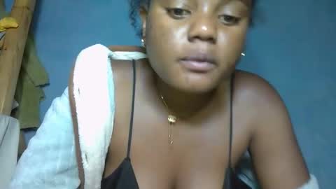 Snapshot of luciana012 chatting on October 20, 2025, 5:57 pm luciana012 online show from October 20, 2025, 5:57 pm
