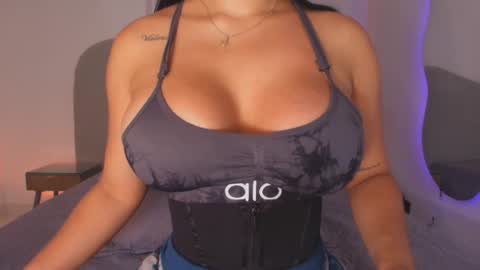 instagram luciana417  online show from January 7, 2026, 3:09 am