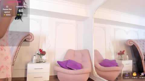 Snapshot of luciana_roa chatting on September 29, 2025, 8:35 pm Luciana online show from September 29, 2025, 8:35 pm
