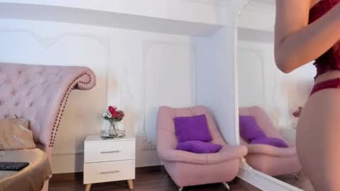 Snapshot of luciana_roa chatting on September 30, 2025, 8:25 pm Luciana online show from September 30, 2025, 8:25 pm