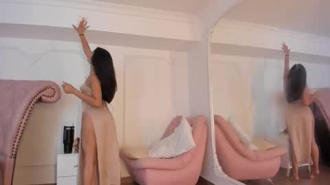 Snapshot of luciana_roa chatting on October 12, 2025, 5:34 pm Luciana online show from October 12, 2025, 5:34 pm