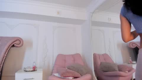 Snapshot of luciana_roa chatting on October 18, 2025, 8:31 pm Luciana online show from October 18, 2025, 8:31 pm