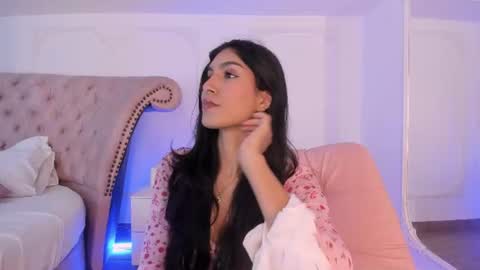 Snapshot of luciana_roa chatting on June 15, 2026, 8:44 pm Luciana online show from June 15, 2026, 8:44 pm