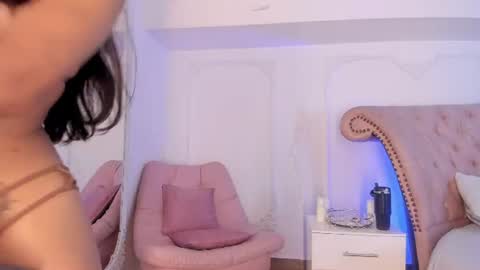 Snapshot of luciana_roa chatting on June 25, 2026, 8:46 pm Luciana online show from June 25, 2026, 8:46 pm
