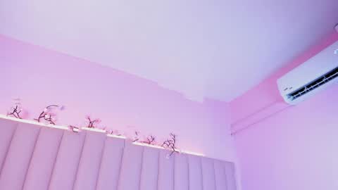 lucianablake online show from April 20, 2026, 4:04 am