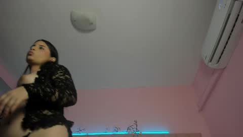 lucianablake online show from April 21, 2026, 4:30 am