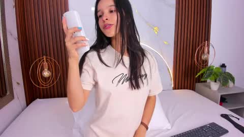 Snapshot of lucianasmith_ chatting on May 2, 2026, 8:03 pm Luci online show from May 2, 2026, 8:03 pm