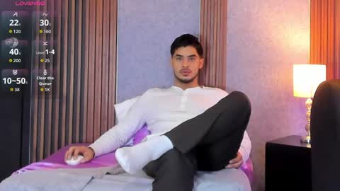 Snapshot of luciano_vitale_ chatting on July 2, 2026, 12:22 pm Luciano online show from July 2, 2026, 12:22 pm