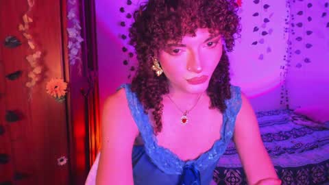 Snapshot of lucianromeo17 chatting on April 7, 2026, 6:25 am Lucy or Lucian 3 Come to my social Links3 online show from April 7, 2026, 6:25 am