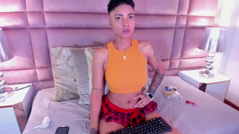  lucia wallace  online show from February 14, 2025, 2:50 am