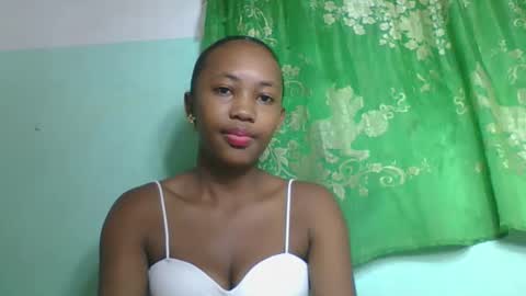 lucie196645 online show from May 10, 2026, 5:45 am