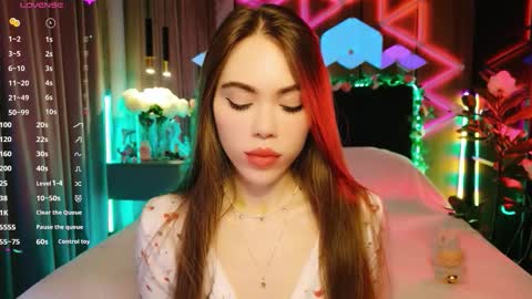 MimiFors online show from October 6, 2025, 4:26 pm