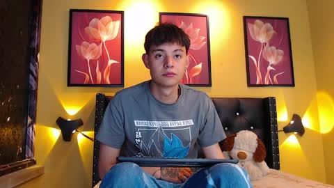 luckk_ online show from April 8, 2026, 4:23 am
