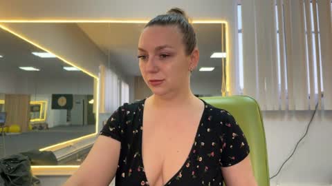 lucky_foryou_baby online show from March 29, 2026, 7:30 am