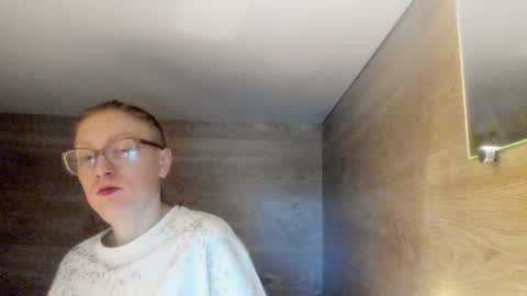 lucky_licky20 online show from February 4, 2025, 4:15 am