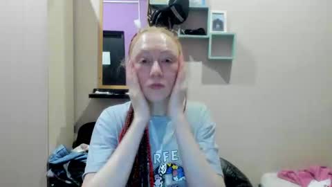 lucky_licky20 online show from March 10, 2025, 3:23 am