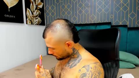 lucky_smith1 online show from December 15, 2025, 9:52 pm