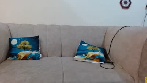 Crisiah online show from February 2, 2025, 4:48 am