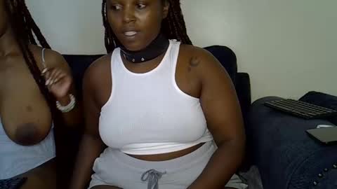 Snapshot of luckyawesome chatting on April 25, 2026, 1:41 pm Crisiah online show from April 25, 2026, 1:41 pm