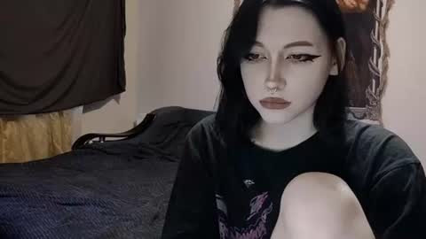 Snapshot of luckybastrad0677 chatting on June 24, 2026, 5:23 pm luckybastrad0677 online show from June 24, 2026, 5:23 pm