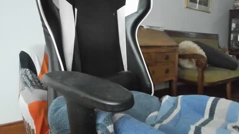 Snapshot of luckydrakex chatting on February 8, 2026, 4:43 pm Lucky online show from February 8, 2026, 4:43 pm