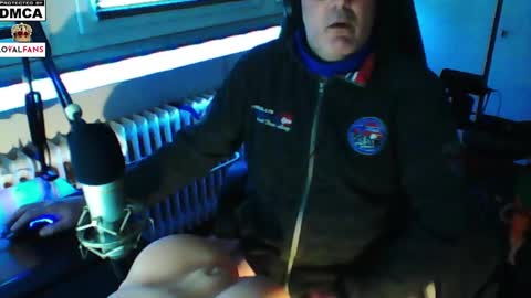        call me  Stefan online show from February 1, 2025, 10:26 am