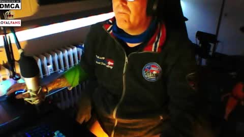        call me  Stefan online show from February 8, 2025, 5:18 pm