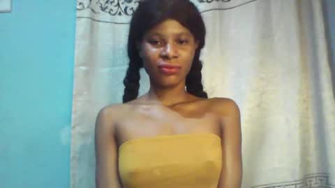 Snapshot of luckymadequeen chatting on January 4, 2025, 5:37 am Gloria online show from January 4, 2025, 5:37 am