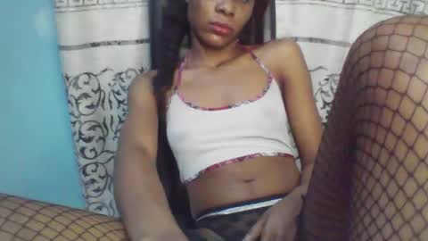 Snapshot of luckymadequeen chatting on January 9, 2025, 3:26 am Gloria online show from January 9, 2025, 3:26 am