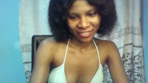 Snapshot of luckymadequeen chatting on January 22, 2025, 4:44 am Gloria online show from January 22, 2025, 4:44 am