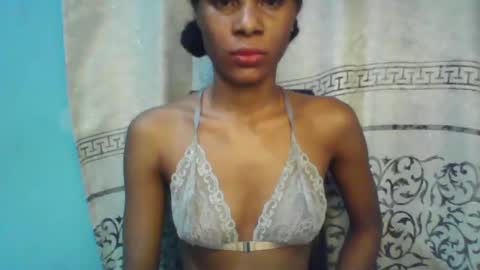 Snapshot of luckymadequeen chatting on February 11, 2025, 3:29 am Gloria online show from February 11, 2025, 3:29 am