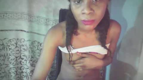 Snapshot of luckymadequeen chatting on September 18, 2025, 7:10 am Gloria online show from September 18, 2025, 7:10 am