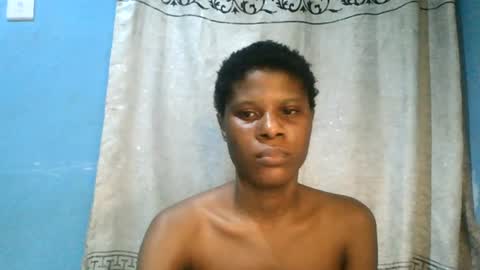 Snapshot of luckymadequeen chatting on August 1, 2026, 2:44 am Gloria online show from August 1, 2026, 2:44 am