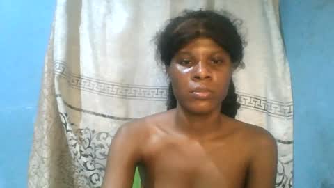 Snapshot of luckymadequeen chatting on August 2, 2026, 12:42 am Gloria online show from August 2, 2026, 12:42 am