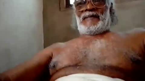 Snapshot of luckyover55 chatting on February 3, 2026, 6:40 am luckyover55 online show from February 3, 2026, 6:40 am