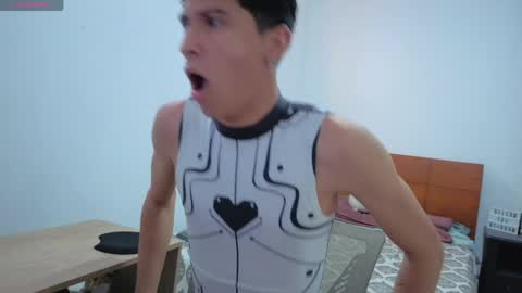 Lu Independent Model online show from March 29, 2026, 1:44 pm