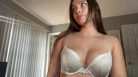 Lucy online show from October 25, 2025, 4:46 pm