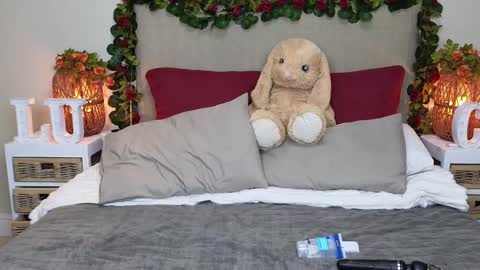 Lucy online show from March 7, 2025, 9:06 pm