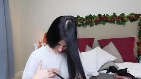 Lucy online show from March 11, 2025, 12:17 pm