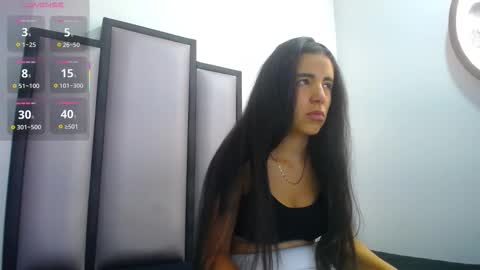   online show from October 14, 2025, 4:13 am