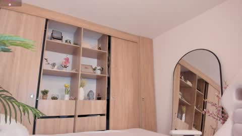 Paula           online show from February 5, 2025, 3:45 am