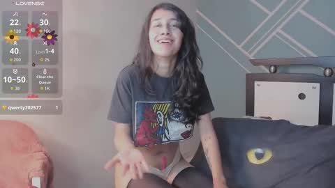 Snapshot of lucy_bluesea chatting on September 17, 2025, 1:40 am Lucy Herrera online show from September 17, 2025, 1:40 am