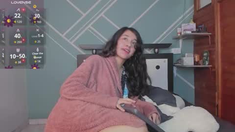 Snapshot of lucy_bluesea chatting on October 9, 2025, 12:41 am Lucy Herrera online show from October 9, 2025, 12:41 am