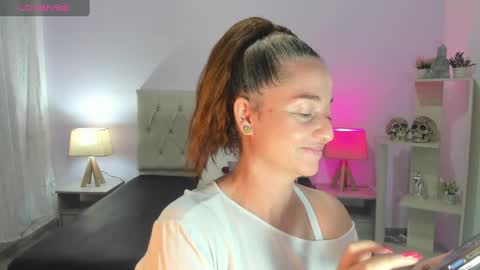 Lucia online show from February 4, 2025, 9:41 pm